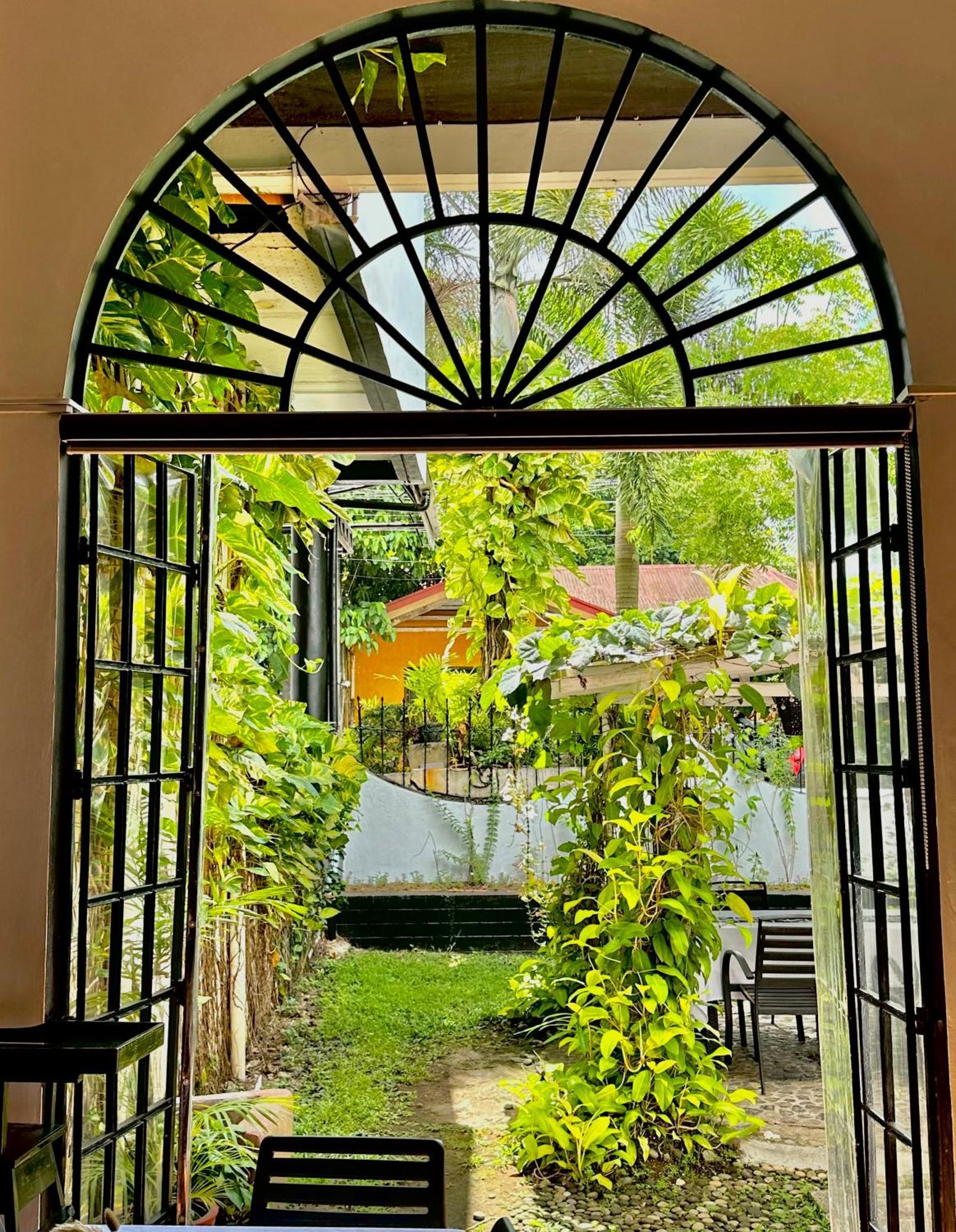 Fernando'S Hotel Sorsogon Εξωτερικό φωτογραφία